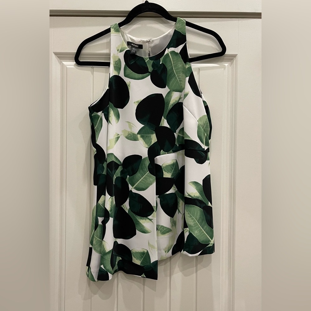 Leaf Print Sleeveless Top
